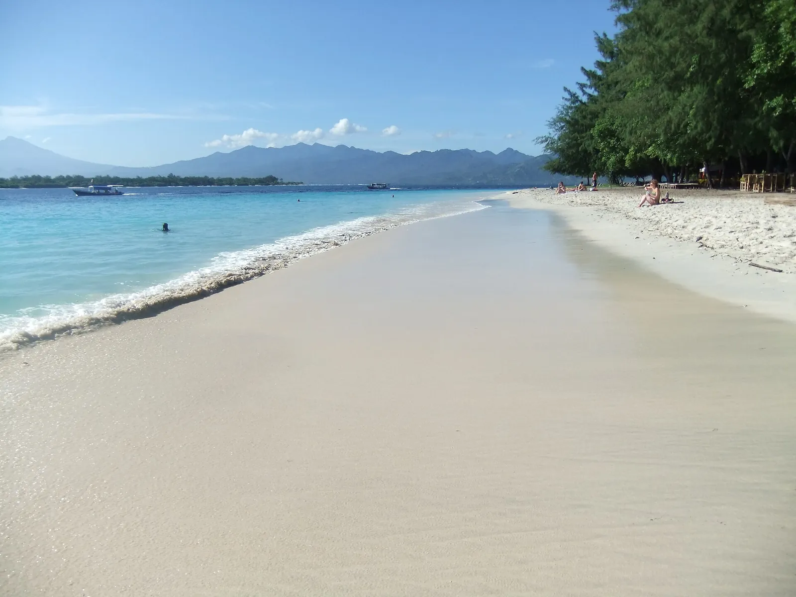 Soft white sand and clear water on Gili Trawangan