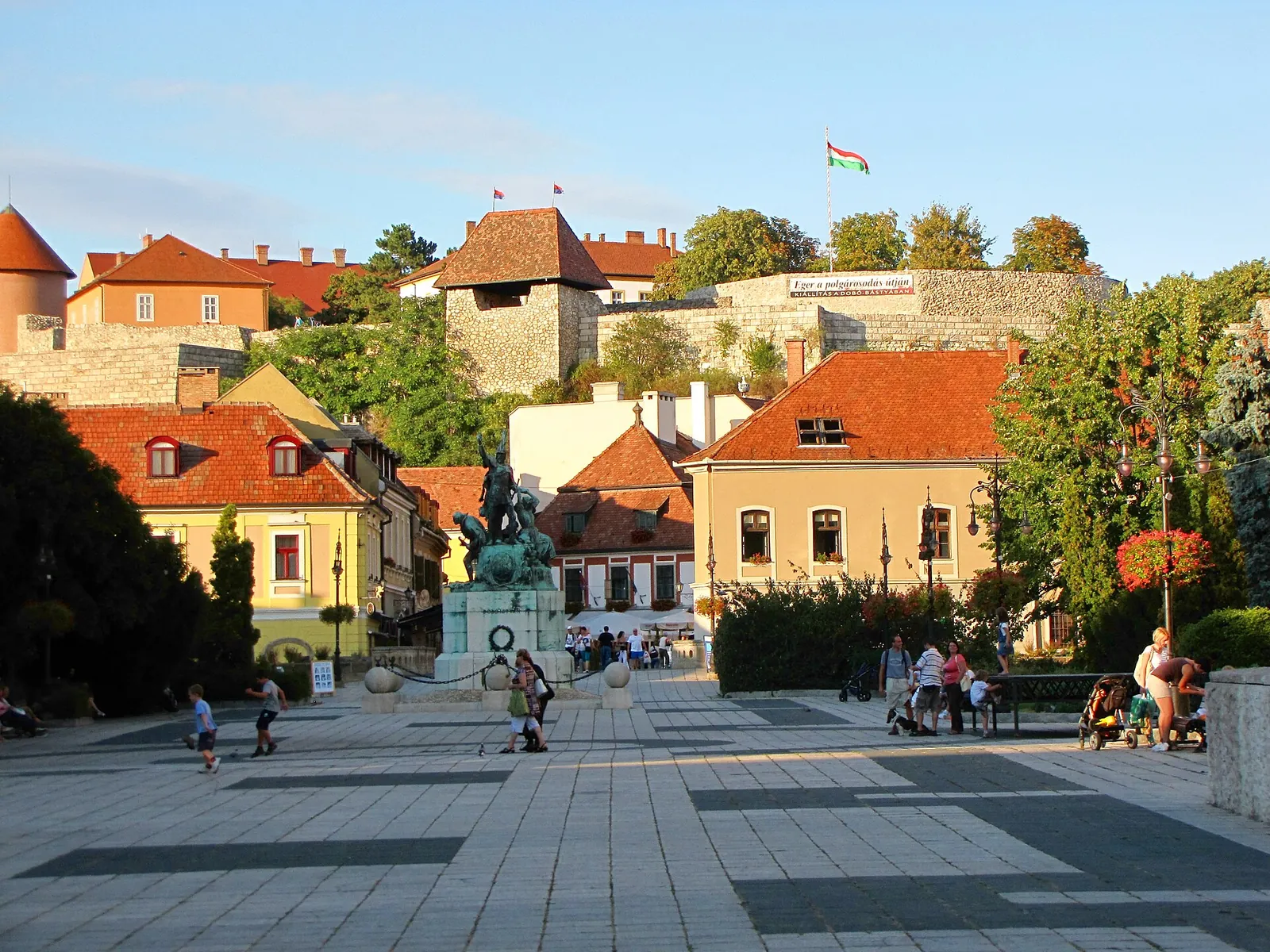 Eger Castle rising above the baroque old town