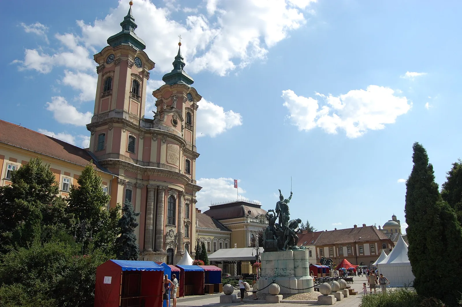 The baroque church and Dobó Square in Eger