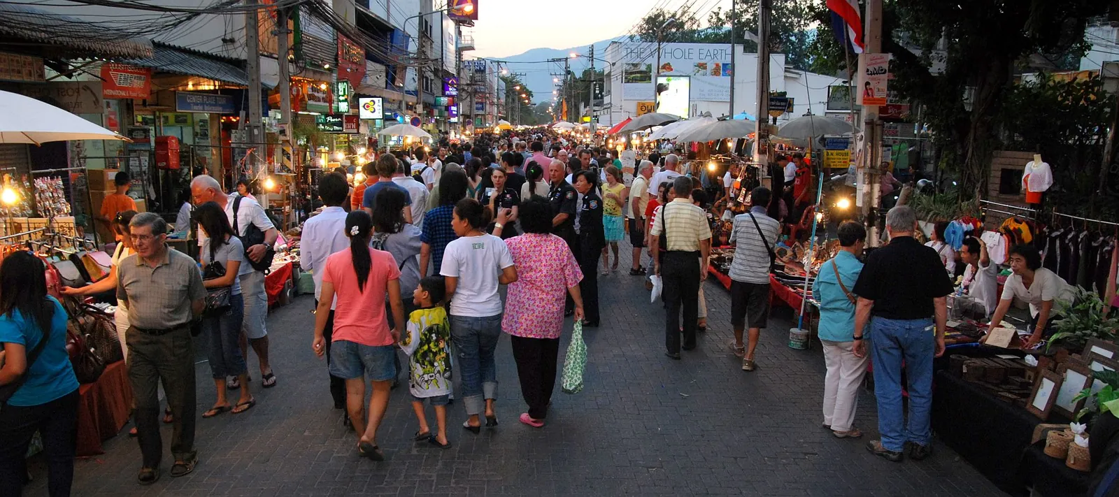 Strolling the Sunday Walking Street at dusk