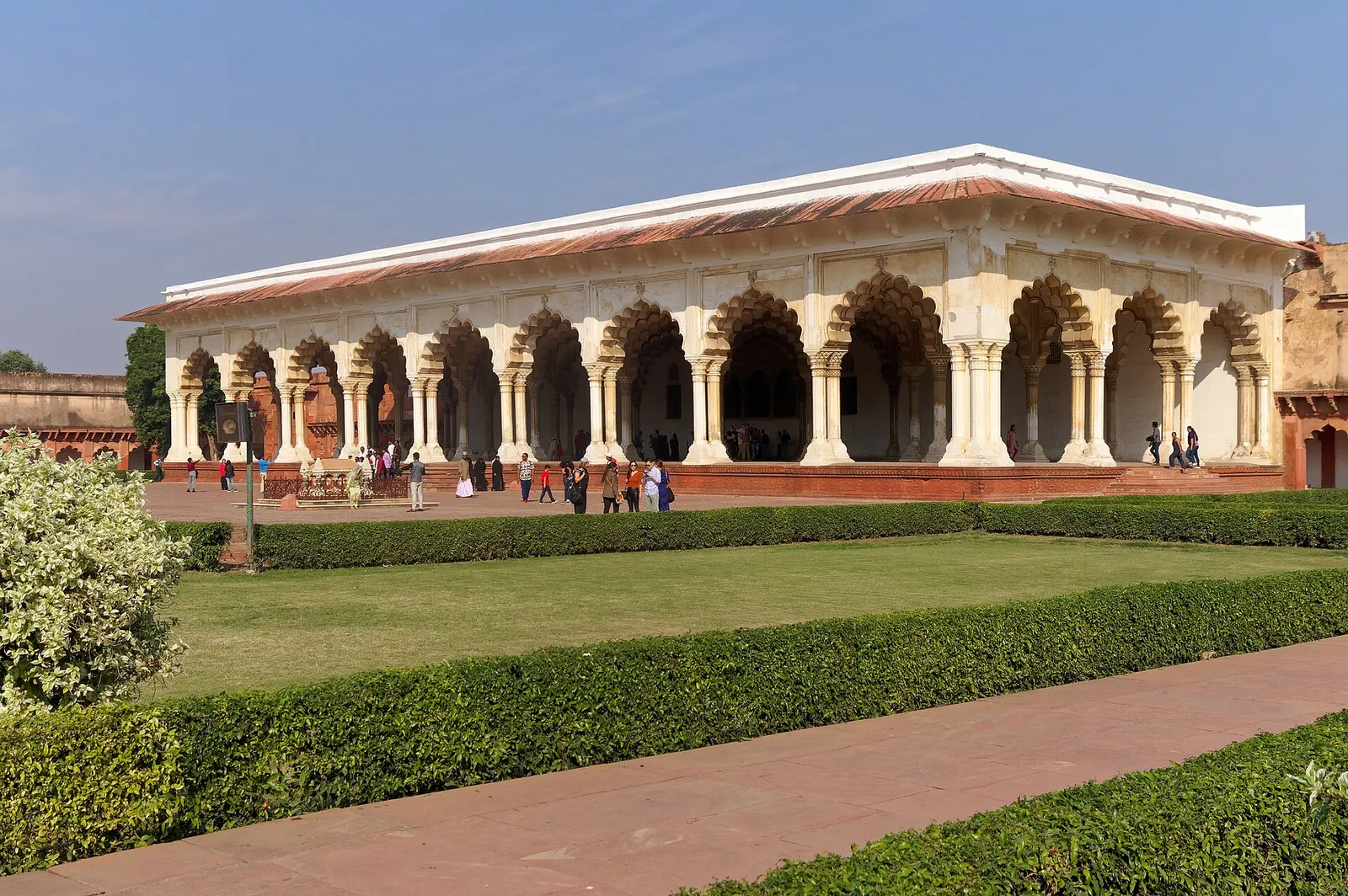 Arched hall of Diwan-i-Am inside Agra Fort