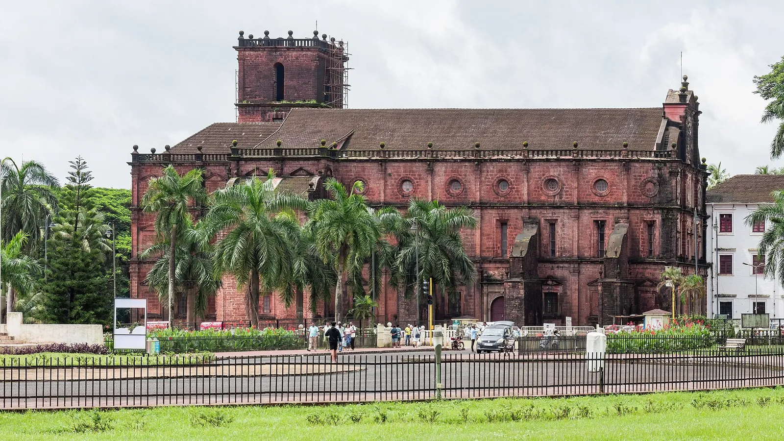 The Basilica of Bom Jesus behind a row of palms