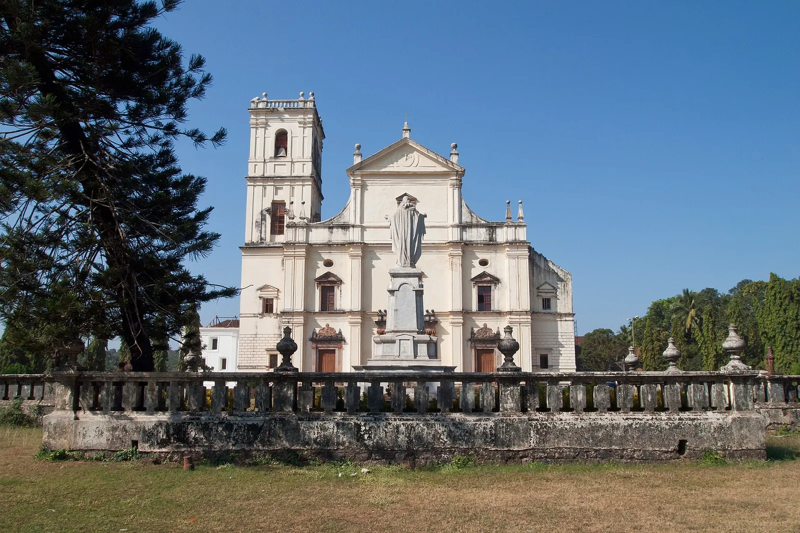 Se Cathedral in Old Goa under a deep blue sky