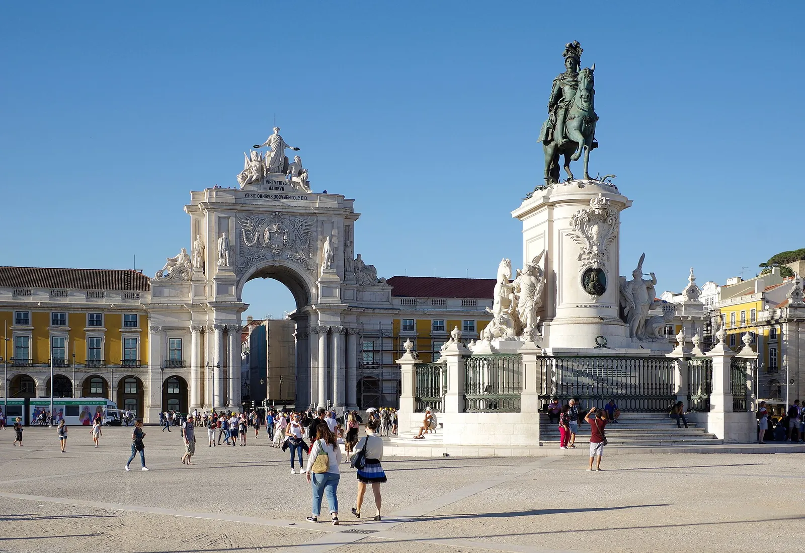 Rua Augusta Arch and Praça do Comércio on a sunny day
