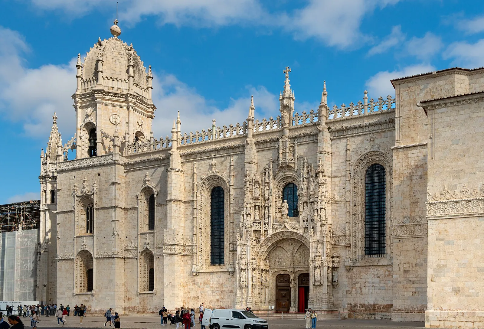 Jerónimos Monastery's ornate Manueline facade
