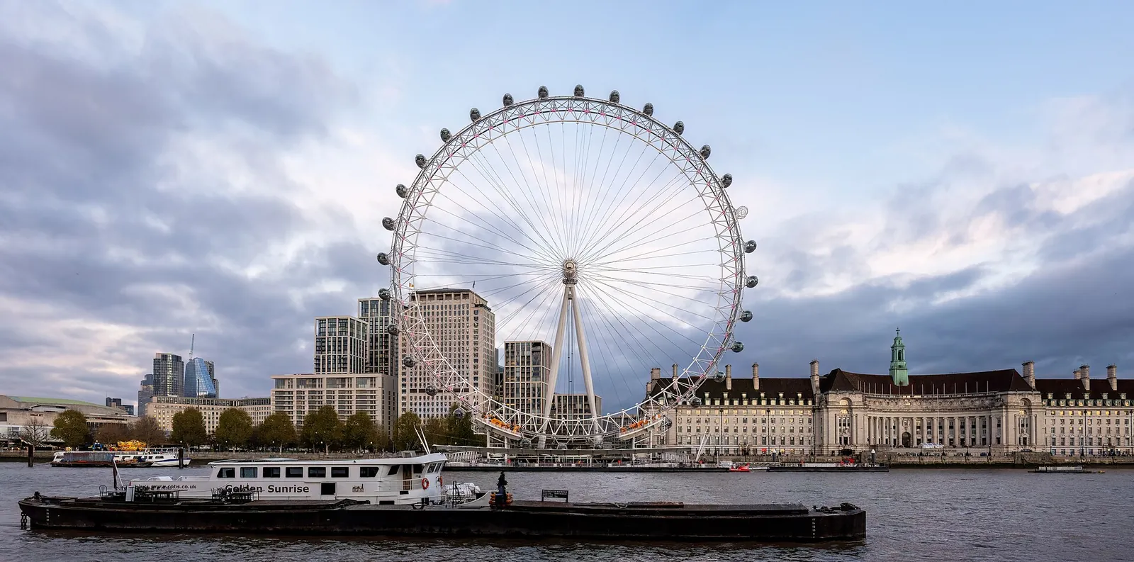 The London Eye beside the Thames on the South Bank