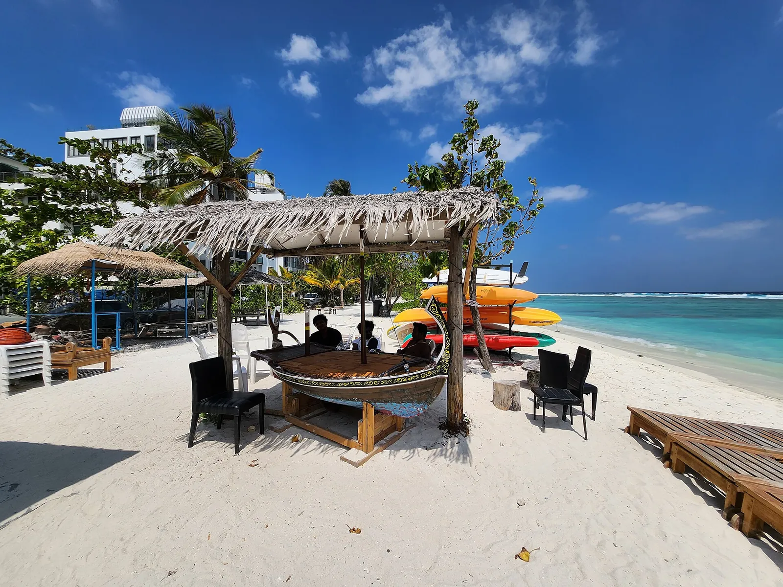 Beach café and kayaks on Hulhumalé's white sand