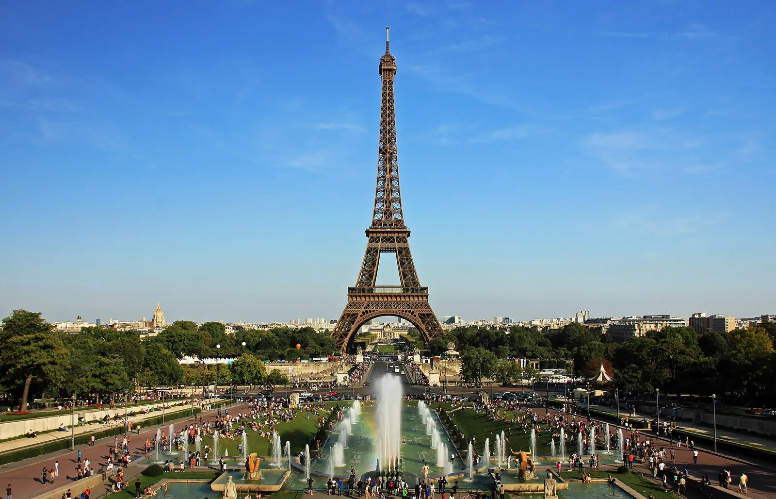 Eiffel Tower and fountains seen from the Trocadéro