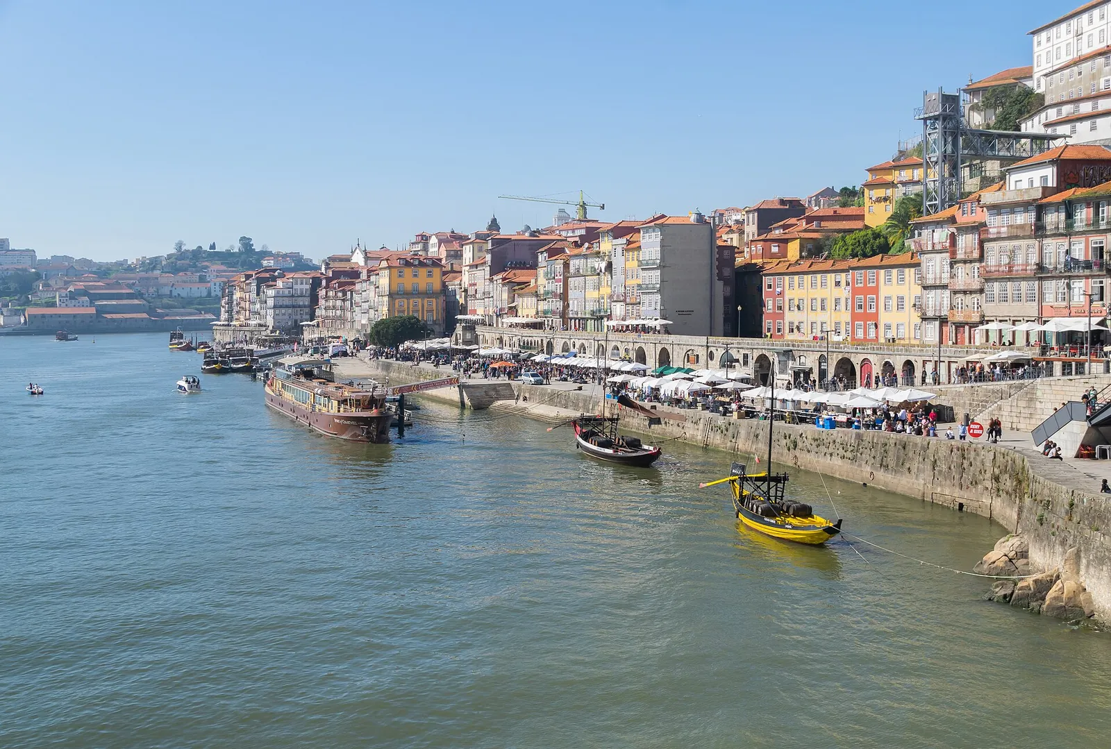 Colourful Ribeira houses lining the Douro in Porto