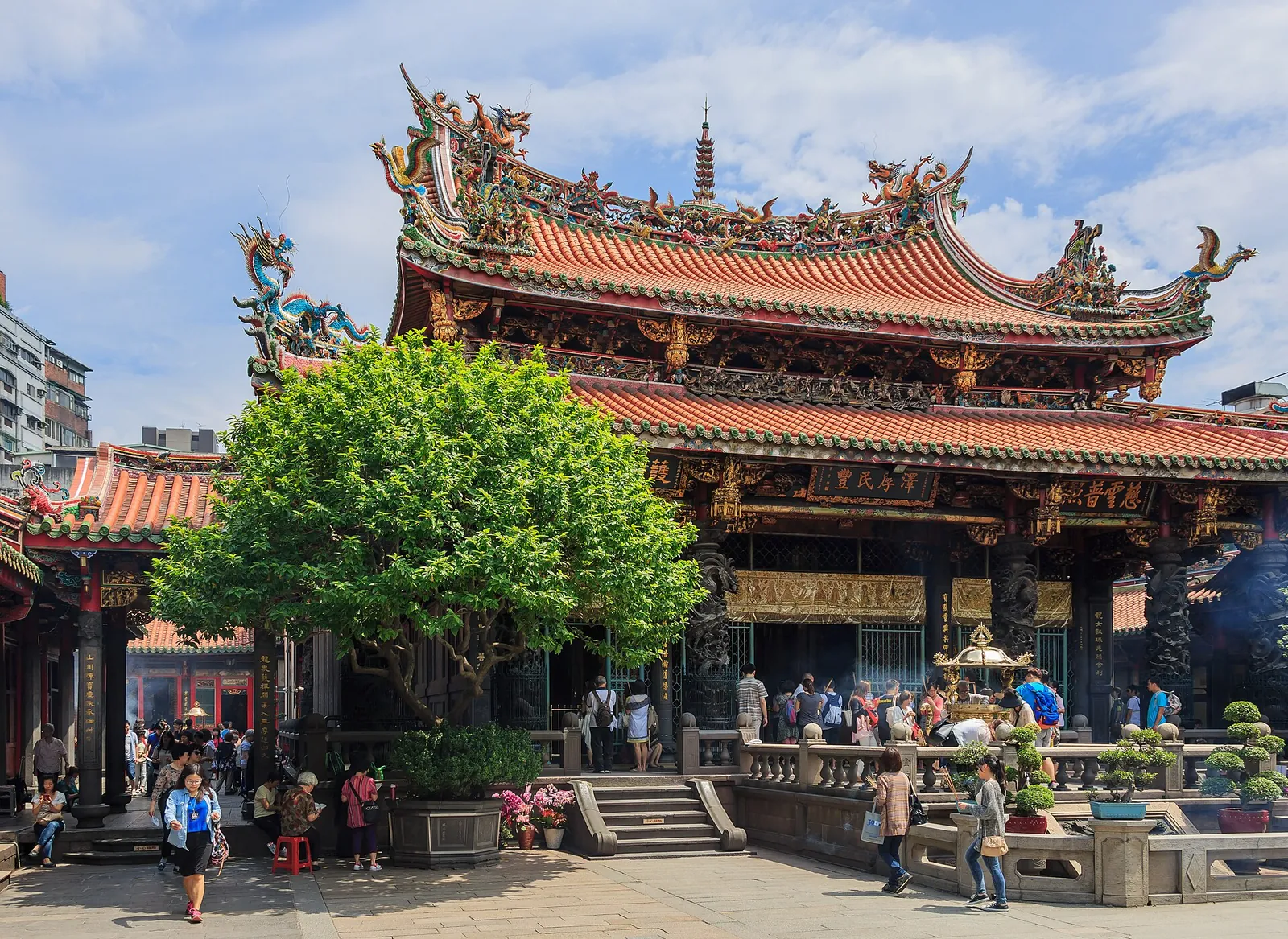 The ornate roofs of Longshan Temple