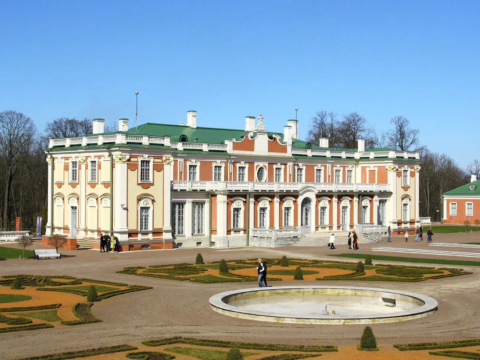 Kadriorg Palace and its formal flower garden