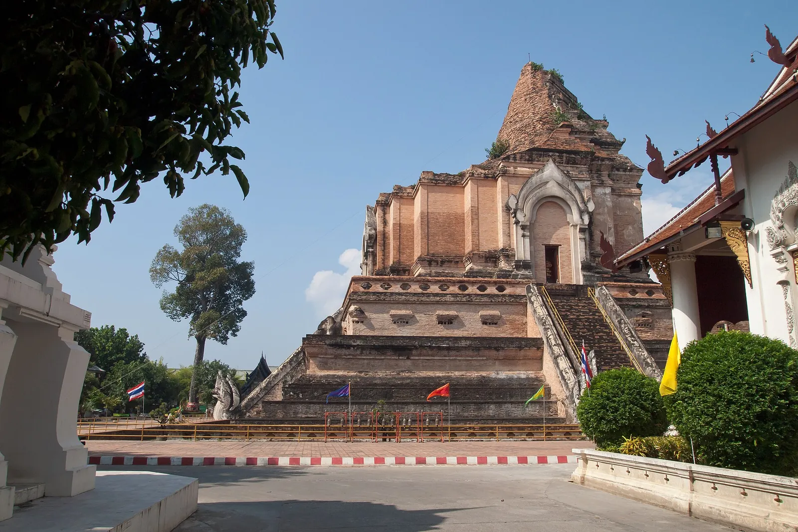 The great ruined chedi of Wat Chedi Luang, Chiang Mai