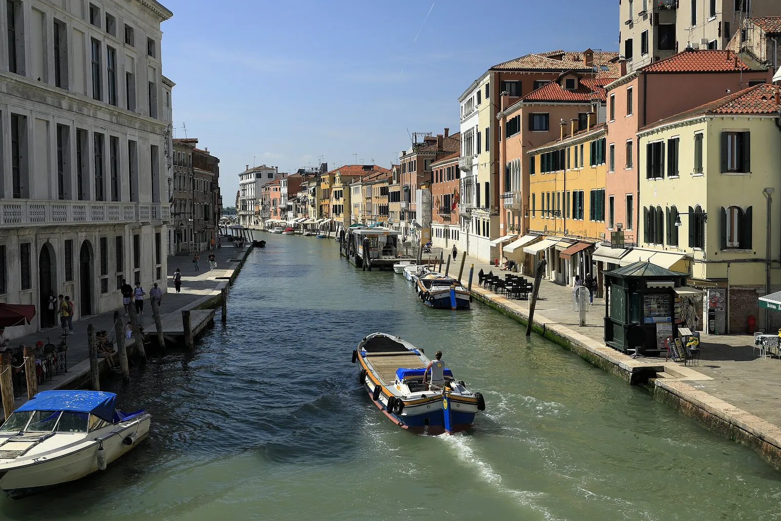 Boats on the sunny Cannaregio Canal